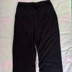 Women’s M black yoga pants. Good condition. Bit of flare at the bottom.